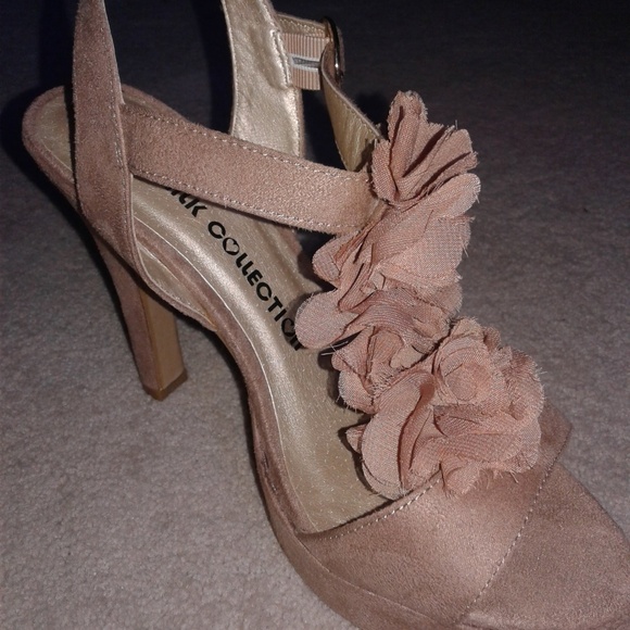 Catwalk Connection Heels - Picture 2 of 4